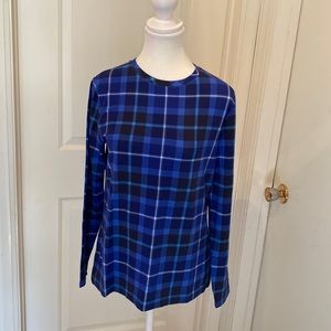 Jersey top in beautiful plaid.